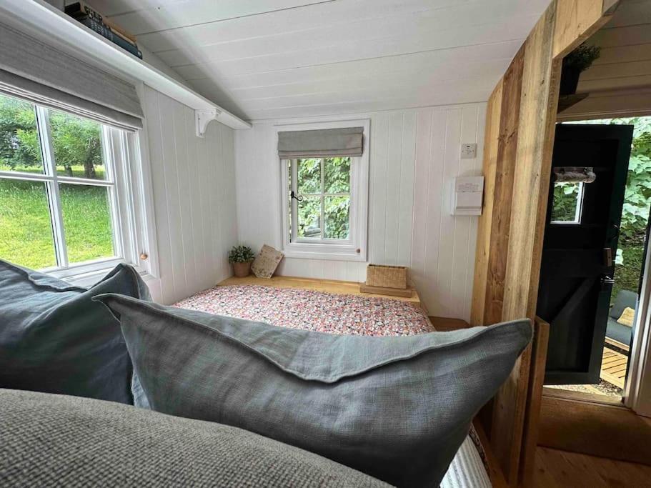 Cornwall Woodland Shepherd'S Hut Deirdres Hut Bodmin Exterior photo